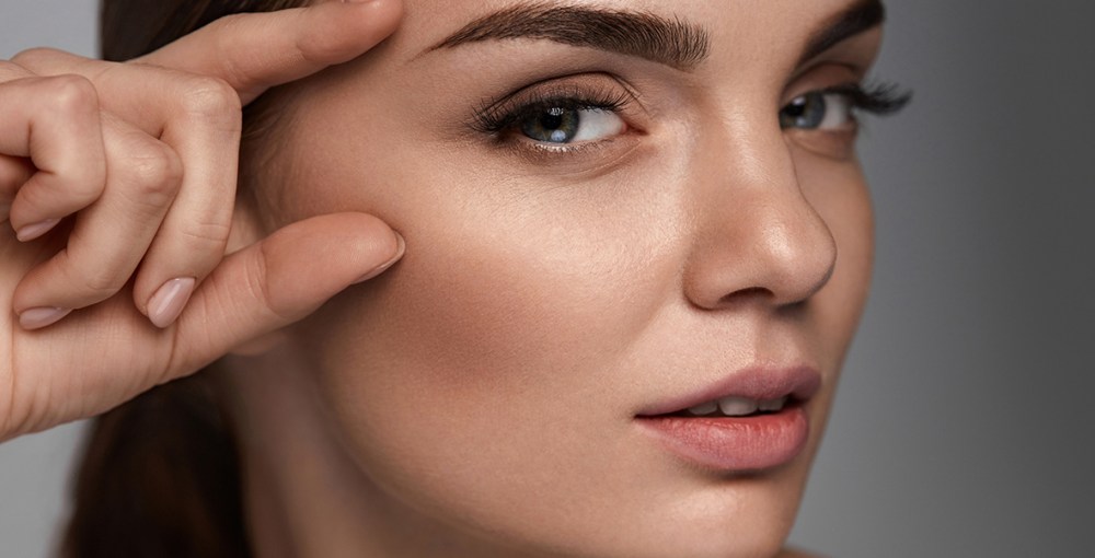 How to grow thicker eyebrows naturally?