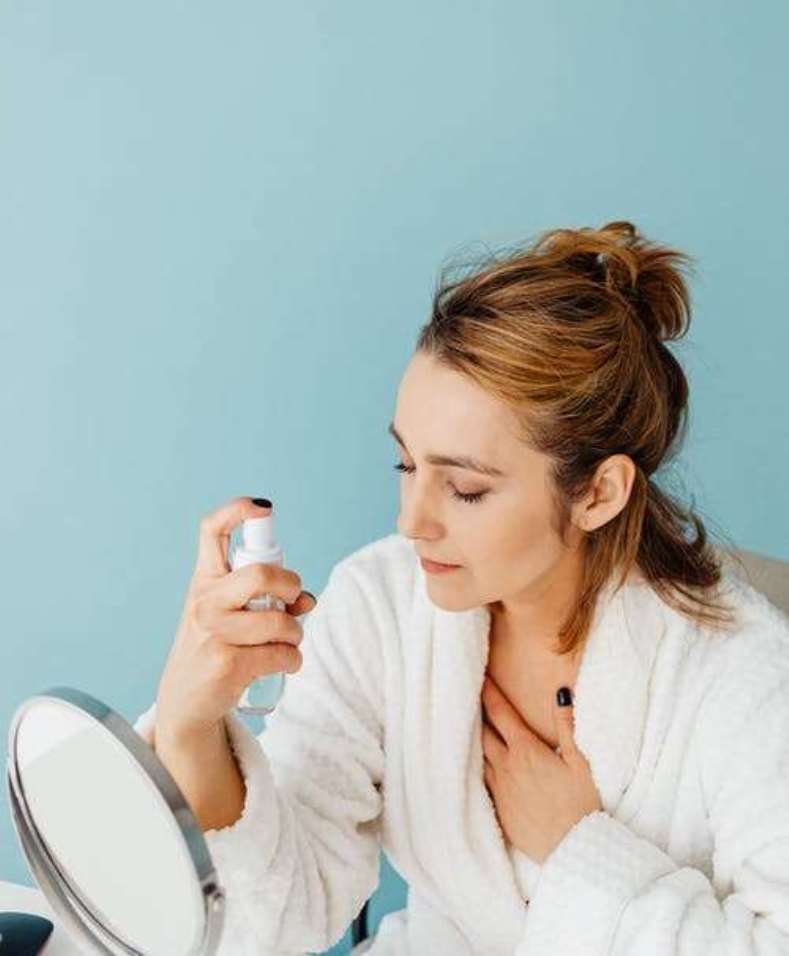 DIY Face Mist for Glowing Skin That Soothes Irritation