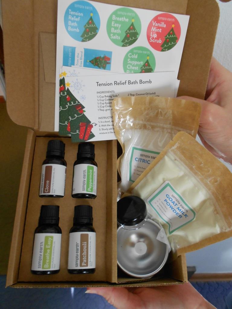 Simply Earth Essential Oils Recipe Box December 2018 + Bonus Box Review + Giveaway–Ends 12/14/2018