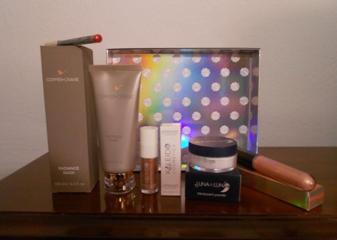 Glossybox December 2018 for a Festive Holiday Look