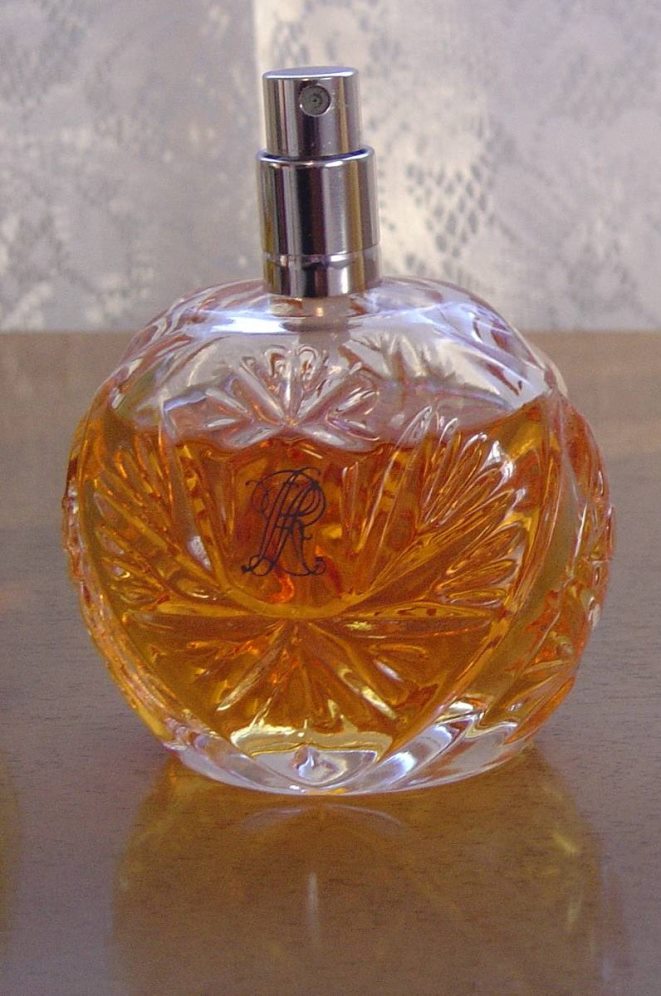 Unveiling Natural Fragrance: A Guide to Clean &  Non-Toxic Scents