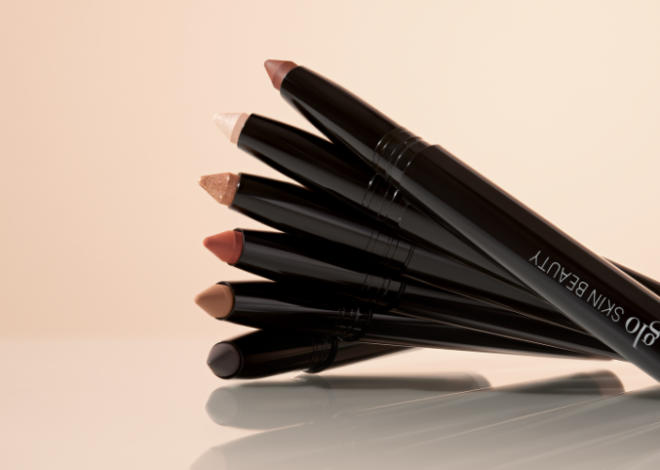 How To Enhance Your Eye Color With Eye Makeup