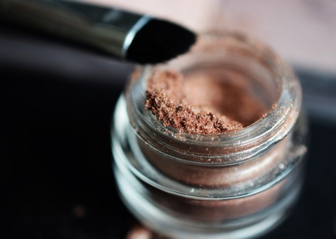 The Safest Types of Eye Makeup for Sensitive Eyes