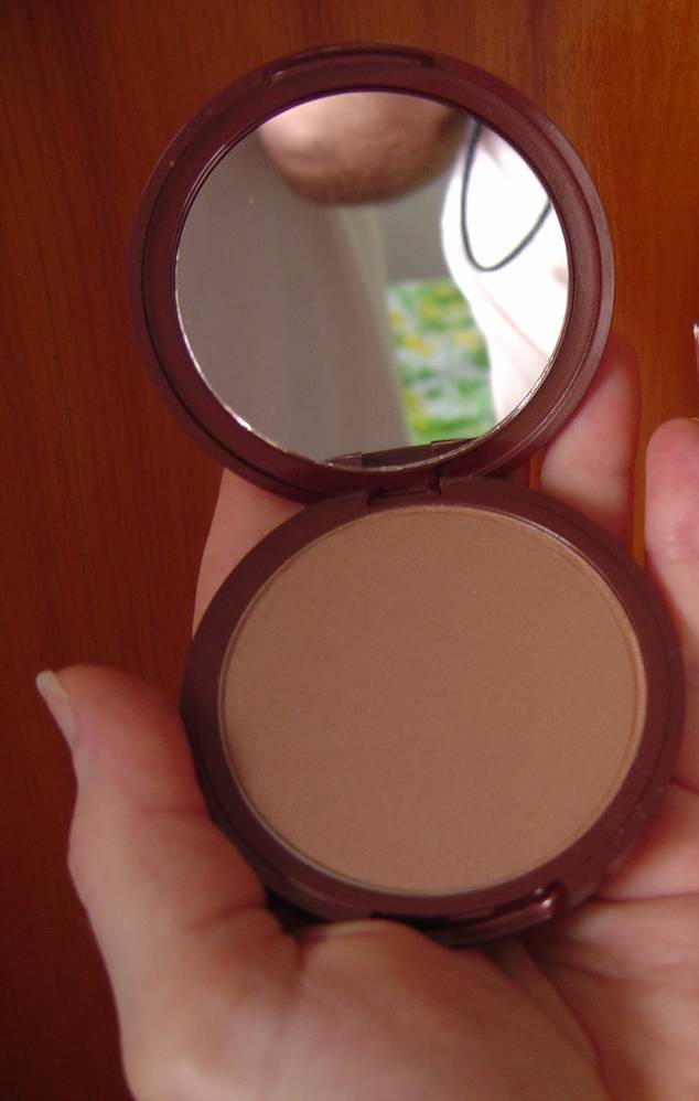 Bronzer Is a Cosmetic You Never Want to Do Without