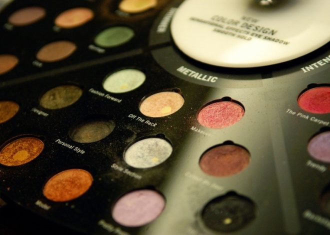 Spring 2018 Makeup Trends Glitter and Glow