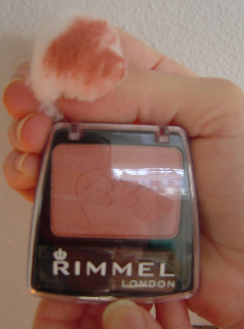 Rimmel London’s Lasting Finish Blendable Powder Blush  (Mauve Cool #002) — Review + Swatches!