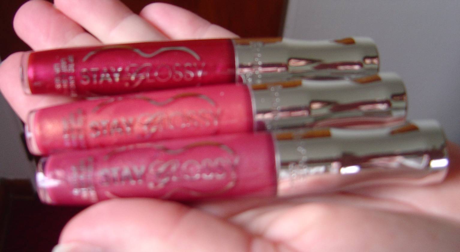 Rimmel London’s Stay Glossy Lip Glosses (#640 All Day Seduction, #340 Captivate Me, #540 Timeless Allure) Review–Photos–Swatches!