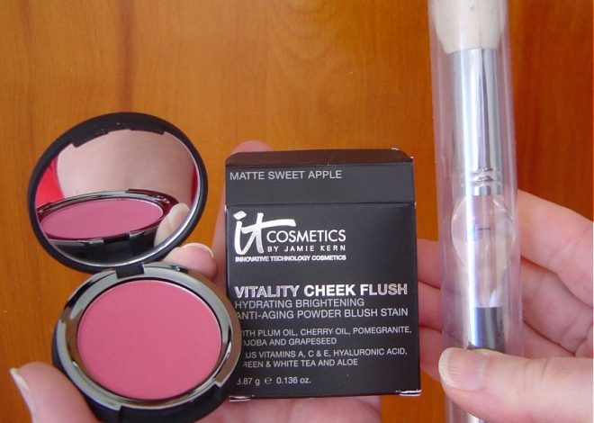 My Cheeks Are In Love With An Excited Sheer Flush!  IT Cosmetics Vitality Cheek Flush Powder Blush Stain & French Boutique Luxe Blush Brush (Review)