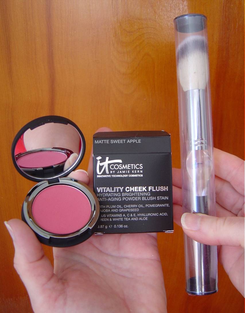 My Cheeks Are In Love With An Excited Sheer Flush!  IT Cosmetics Vitality Cheek Flush Powder Blush Stain & French Boutique Luxe Blush Brush (Review)
