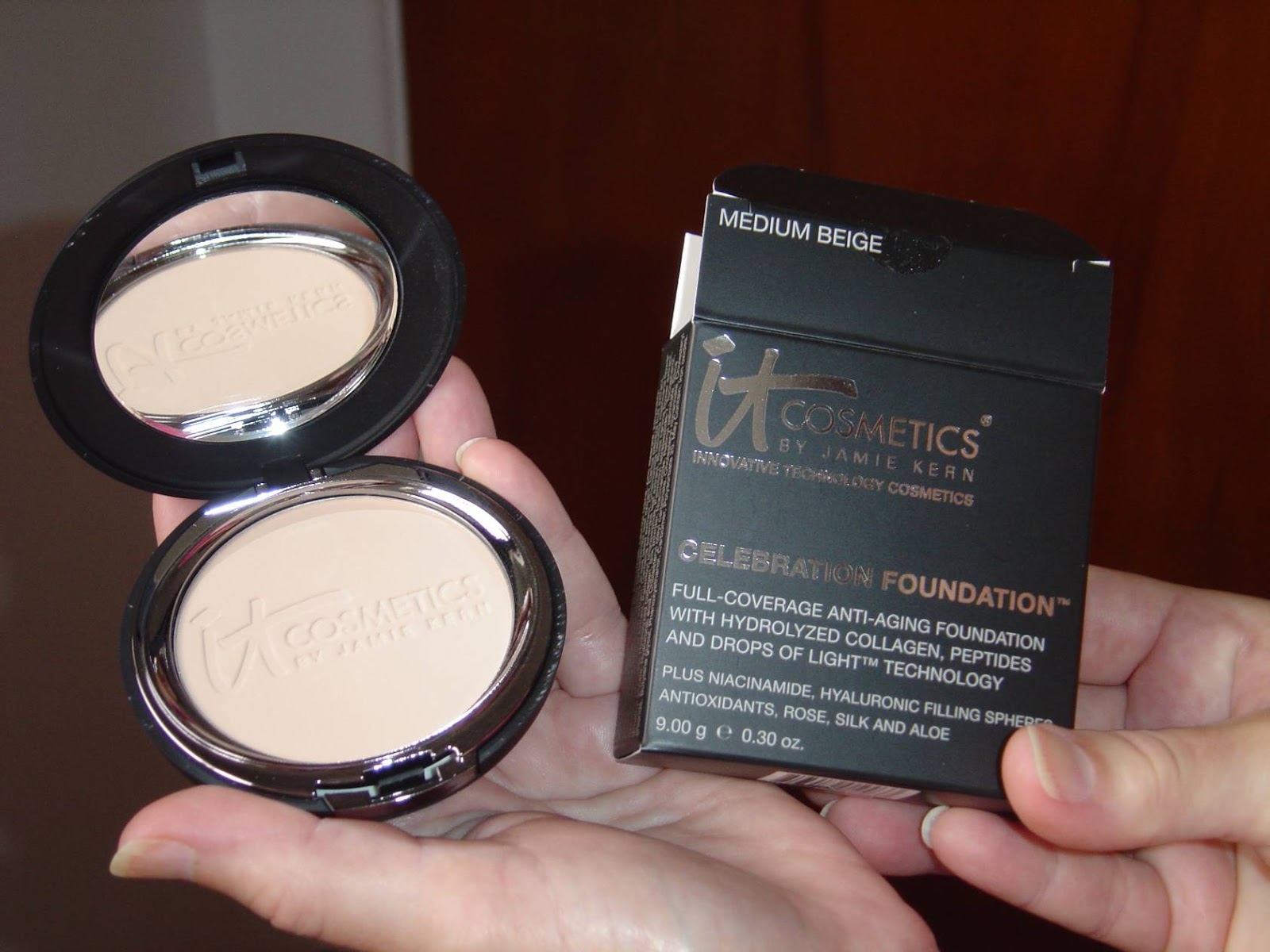 For Complexion Perfection–Try IT Cosmetics Celebration Foundation and the Heavenly Luxe Buffing Airbrush Foundation Brush (Review)