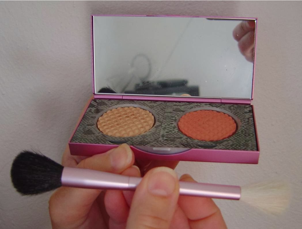 Mally Beauty’s Effortless Airbrush Highlighter & Blush Duo Compact Review + Giveaway–Ends October 24, 2013