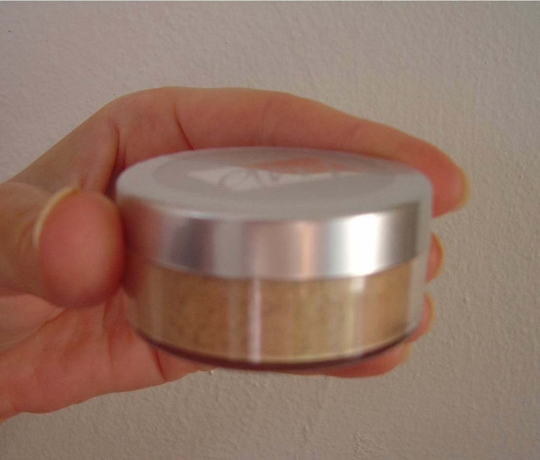Review:  Advanced Mineral Makeup Loose Powder Foundation (Taylor) –Ultra Breathable Foundation Coverage