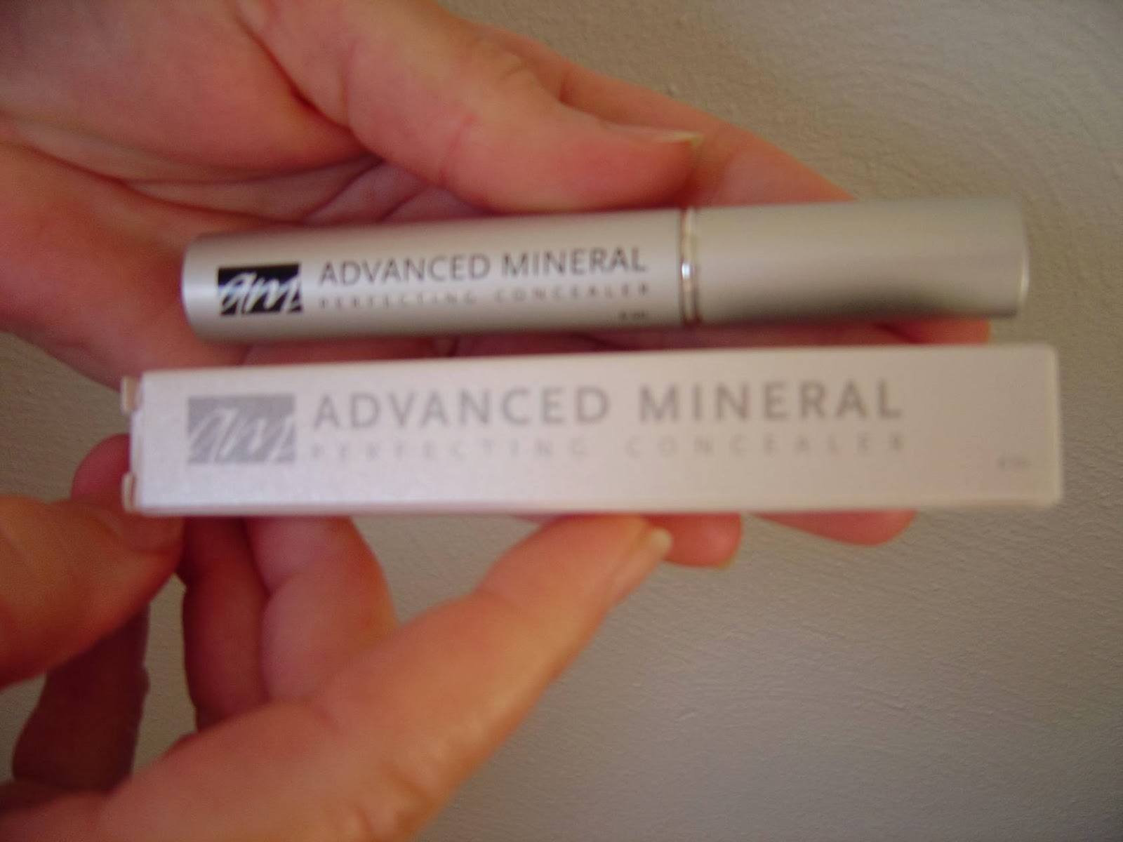 Advanced Mineral Makeup Perfecting Concealer Review