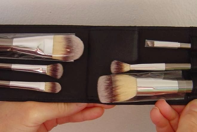 My Hot New Beauty Find!–IT Cosmetics Heavenly Luxe 6-Piece Brush Collection With Travel Case (Review)