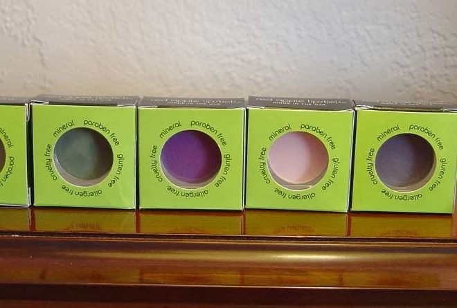 Red Apple Lipstick Company’s Fab Fall/Winter 2013 Collection of Mineral Eye Shadows (Review) + Photos & SWATCHES!