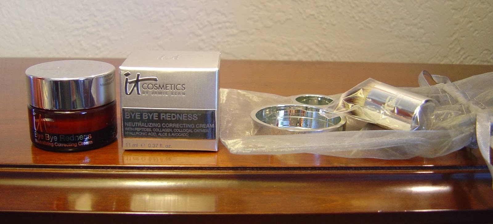 IT Cosmetics Bye Bye Redness Neutralizing Correcting Cream for Reliable Coverage That Lasts! (Review)