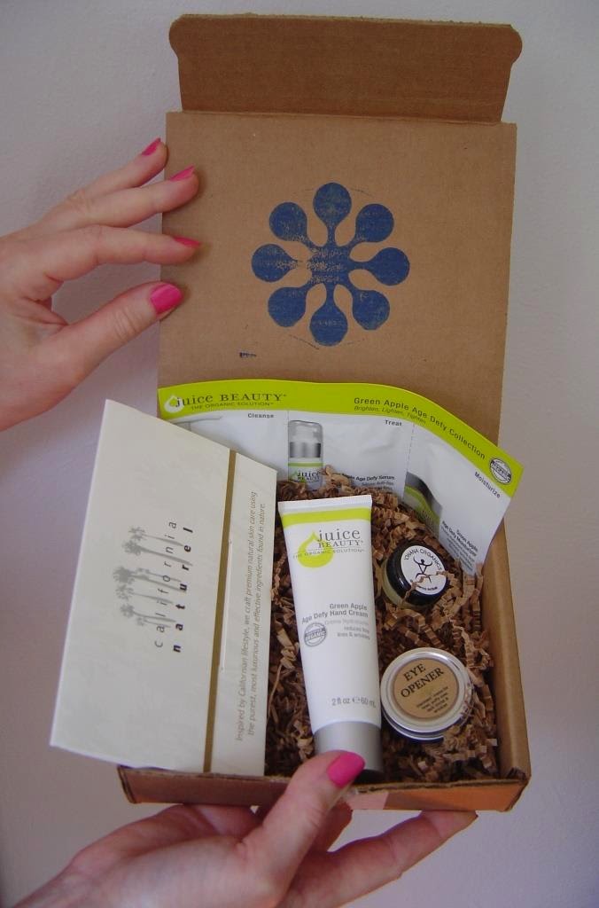 Review:  Blissmo Beauty Box June 2014 + Save $10 With My Coupon Code!