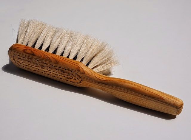 How to Clean Your Hair Brush and Comb!