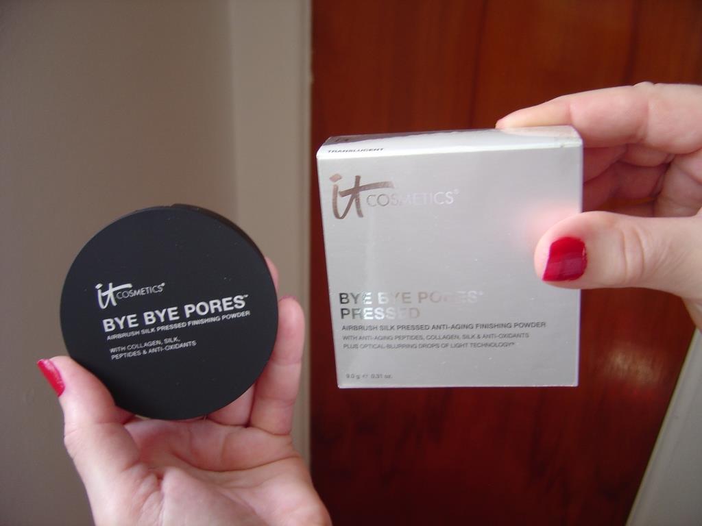 Review:  IT Cosmetics Bye Bye Pores Pressed Finishing Powder