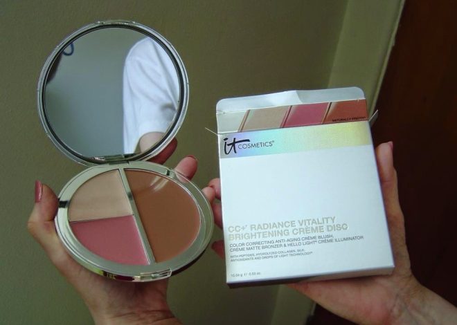 Review:  IT Cosmetics CC+ Radiance Vitality Brightening Creme Disc and Airbrush Creme Brush