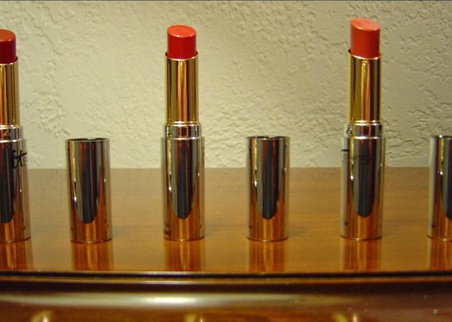 How to Select Your Best Lip Colors for Whiter Teeth