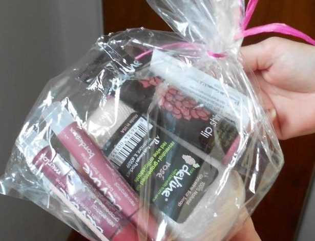 Look deVine Wine Inspired Beauty Review +Giveaway–Ends May 30, 2017