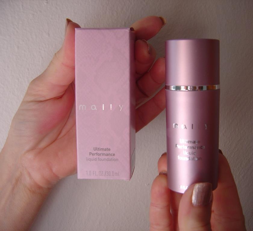 Review + Swatches: Mally Beauty Ultimate Performance Full Coverage Liquid Foundation (Light)