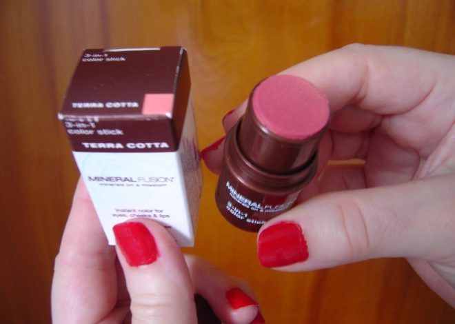 Review + Swatches: Mineral Fusion’s Glow & Go 3-in-1 Color Sticks (Terra Cotta, Rosette) for a Natural, Lit Up Glow That I Love!