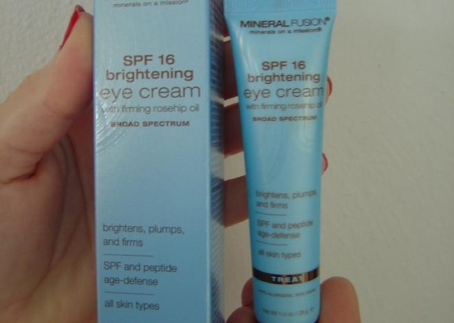 Eye Cream Review: Mineral Fusion SPF 16 Brightening Eye Cream for Under Eye Darkness