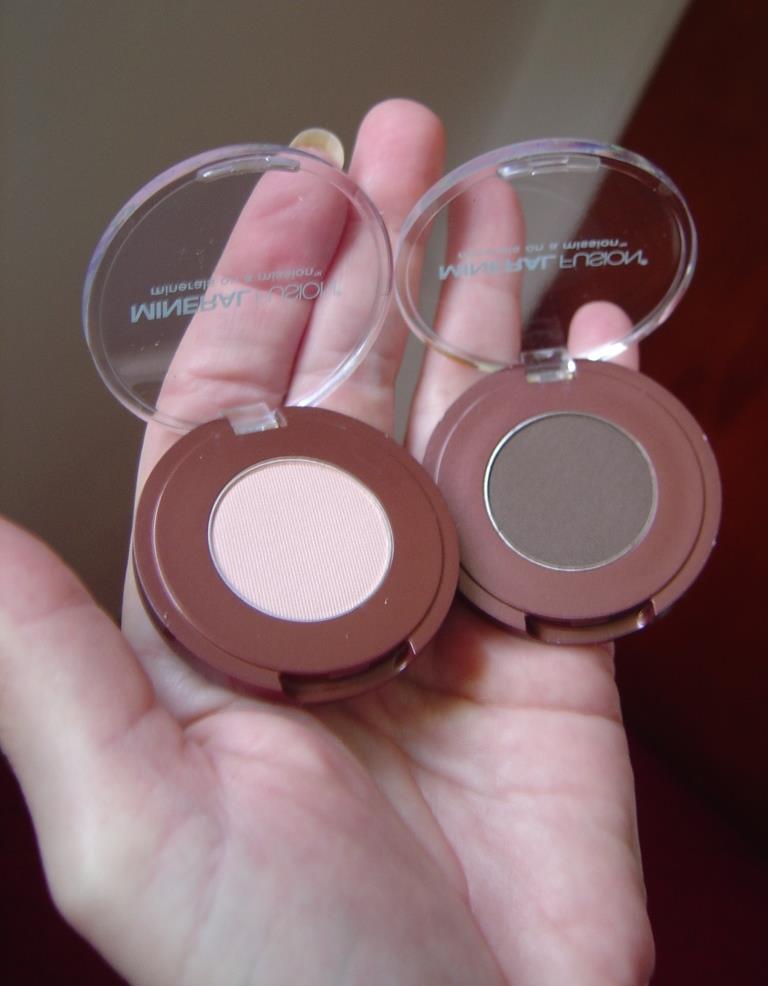 Mineral Fusion Eye Shadows Review: Raw and Flash