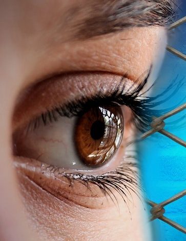 How to Lighten Under Eye Darkness From Within