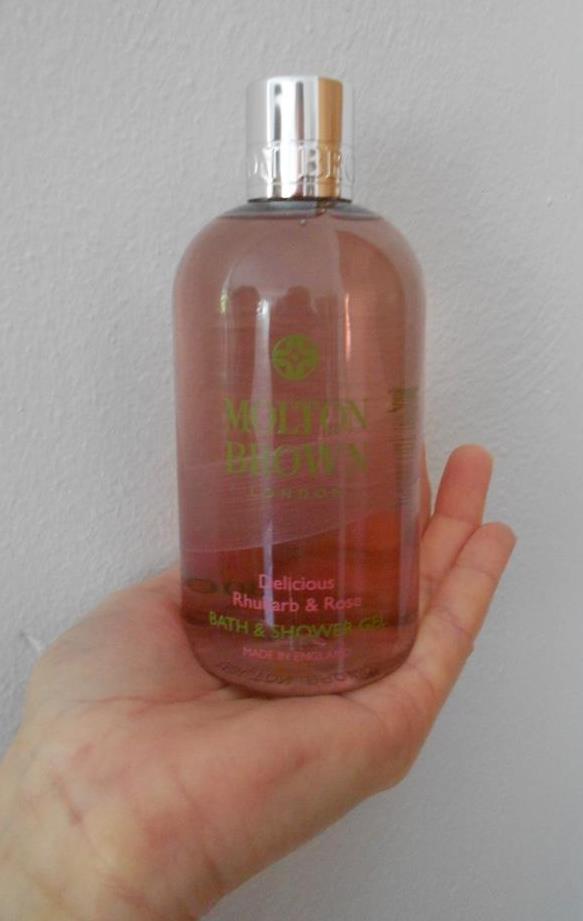 Molton Brown Delicious Rhubard & Rose Bath & Shower Gel Review