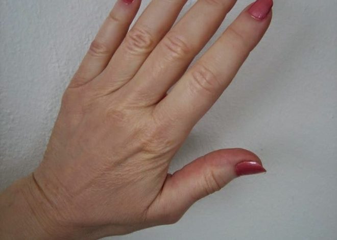 The Most Flattering Nail Look for Aging Hands