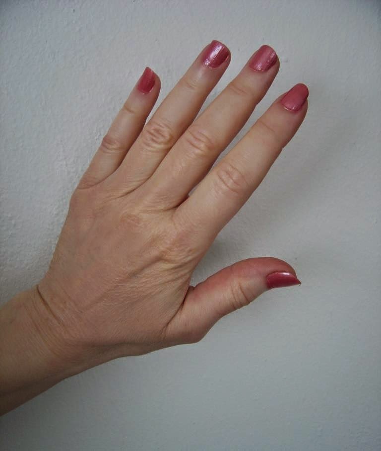 The Most Flattering Nail Look for Aging Hands