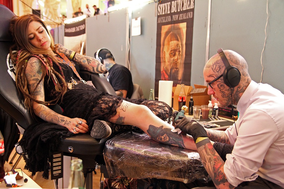 The Best Methods to Temporarily Cover a Tattoo