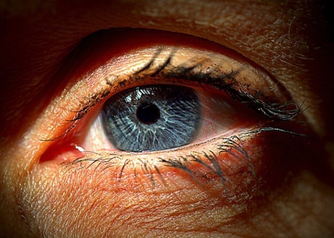 Makeup Tips for Aging Eyes That Can Help