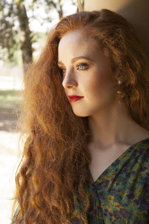 Here’s How to Tame Frizzy Hair