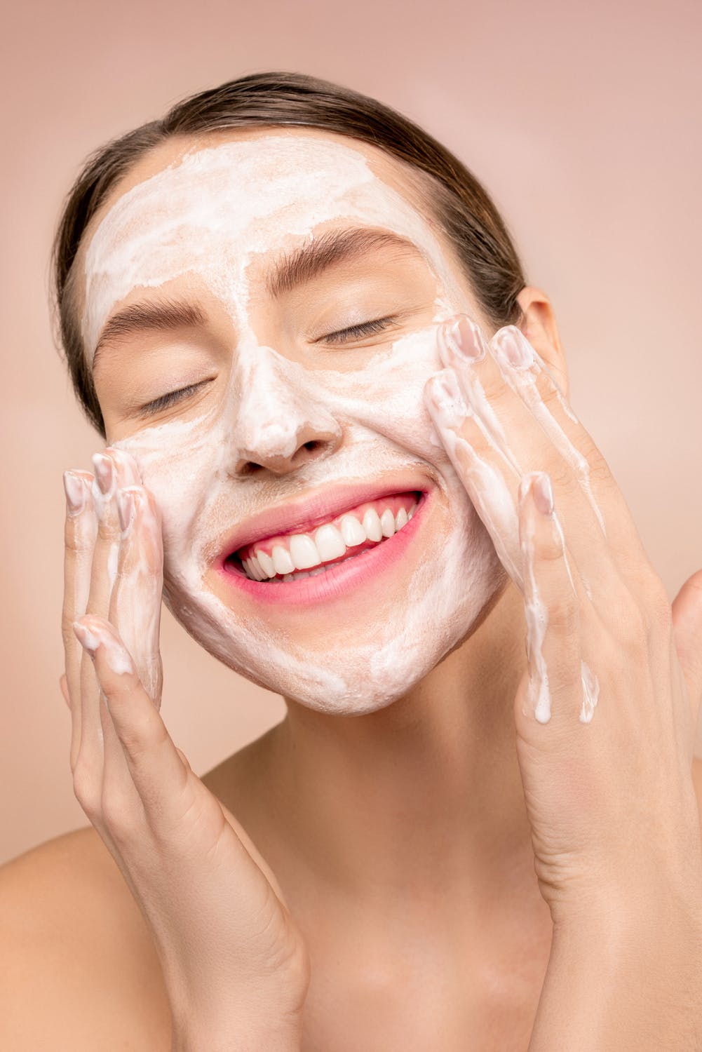 Face Cleansers:  Ingredients to Avoid and Look for