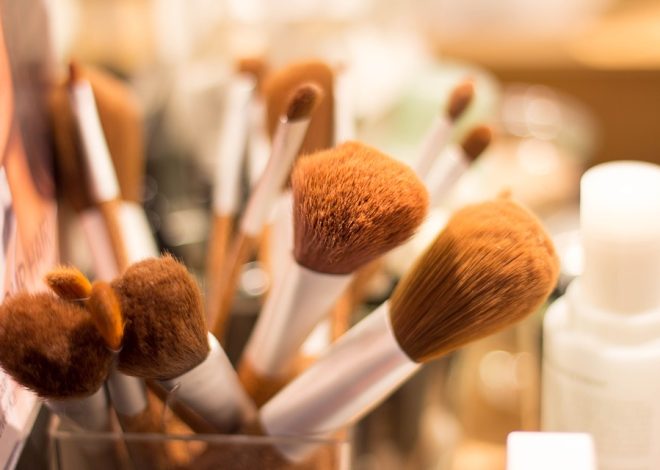How to Keep Your Makeup Brushes in the Best Shape