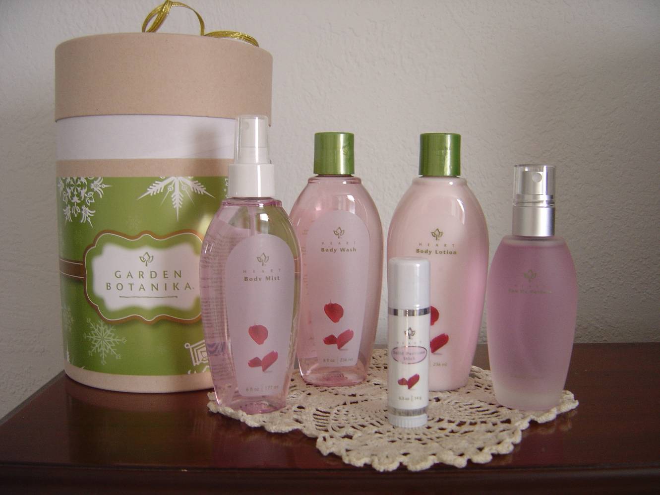 Garden Botanika Winter Romance Heart Gift Collection Review