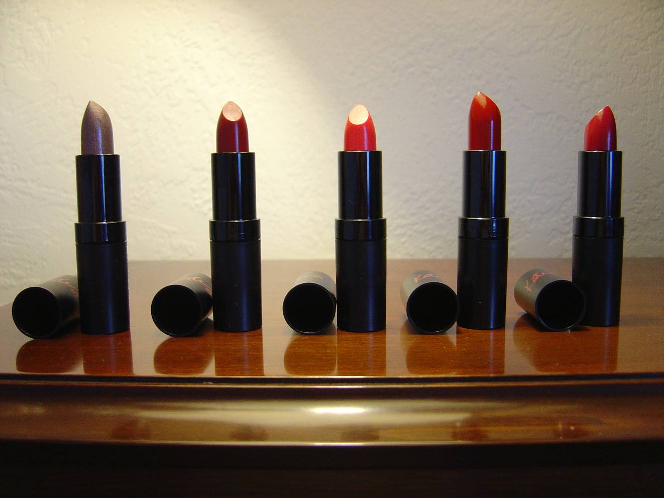 Rimmel London’s Kate Moss Lasting Finish Intense Wear Lipsticks and Fall 2012 Collection + 1000 Kisses Stay-On Lip Liners Review–Photos!