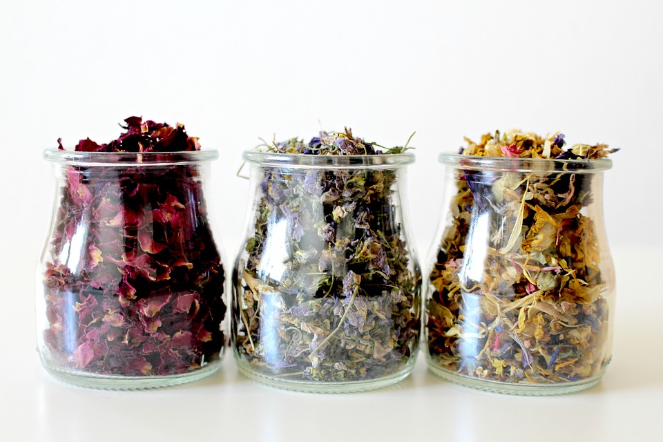 Try Making DIY Rose Potpourri to Keep Summer Alive