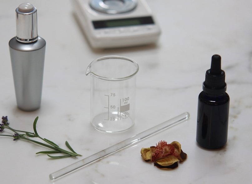 Watch Your Complexion Flourish Using This Homemade Natural Serum!
